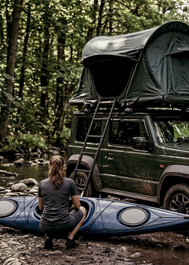 Kajak und Groenberg WEEKEND Dachzelt auf dem Autodach – flexibles Setup für Wassersportler