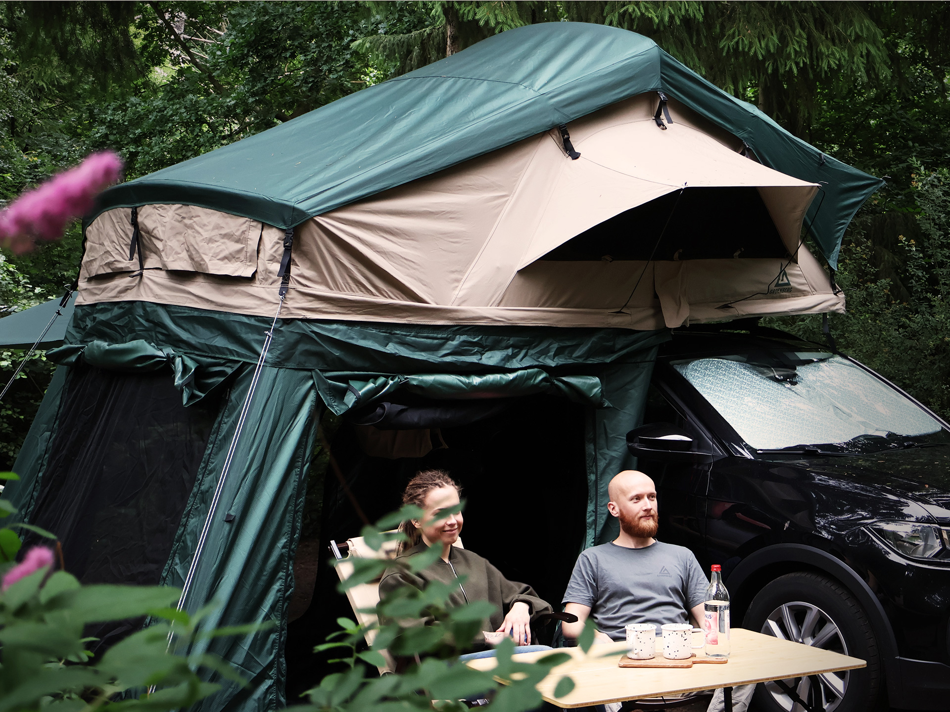Groenberg Halvor 160 soft-shell rooftop tent on safari – fold-out tent in organic cotton